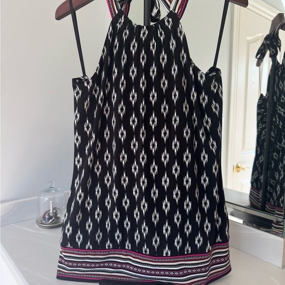 White House Black Market Black and White Patterned Blouse -Large - Picture 2 of 8